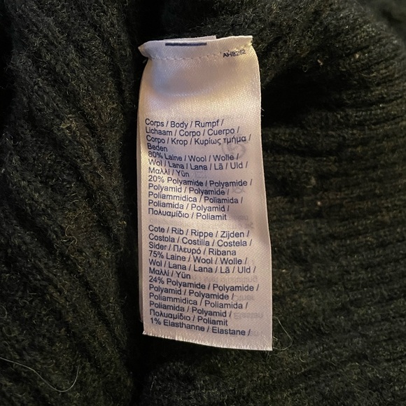 Lacoste Sweater - Picture 4 of 4